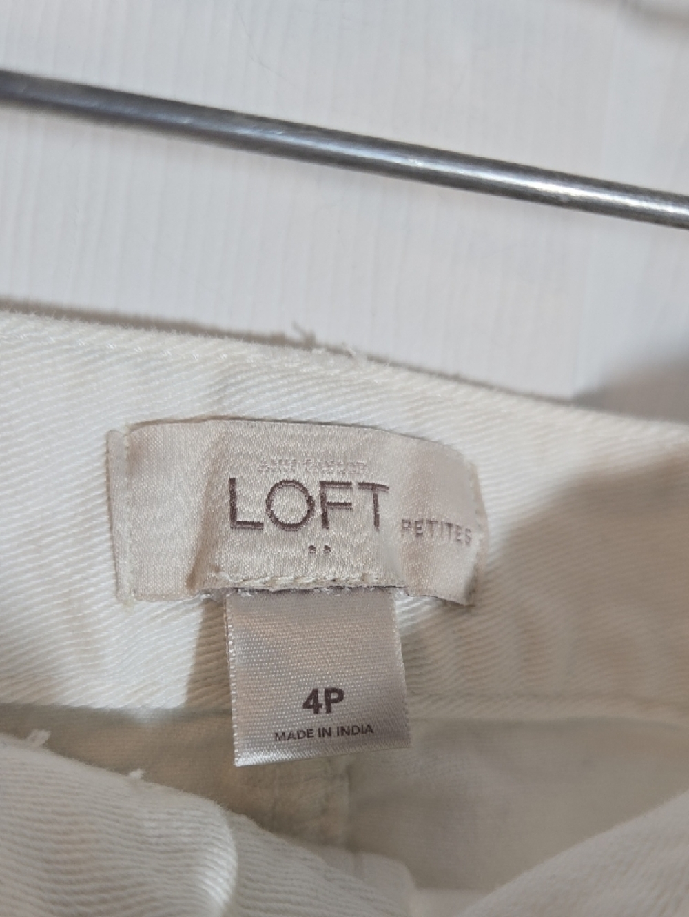 LOFT Off White Mini Skirt Front Pockets Size 4 Petite - Picture 2 of 6